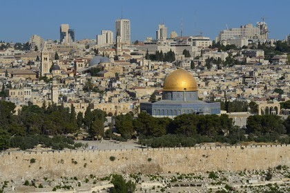 Israel, Jérusalem, ville sainte, vieille-ville classée Patrimoine Mondial de l'UNESCO, le Dôme du Rocher sur l'esplanade des Mosquées (Haram el-Sharif) vu depuis le Mont des Oliviers