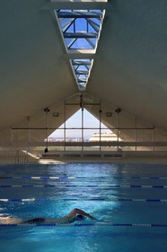 France, Calvados (14), Pays d'Auge, Deauville, la piscine olympique par l'architecte Roger Taillibert