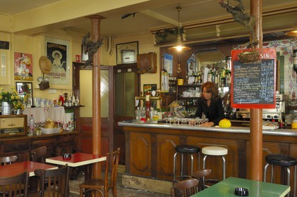 France, Paris (75), café et restaurant le Bar fleuri rue du Plateau