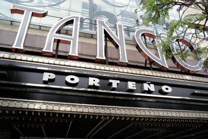 Argentine, Buenos Aires, salle de spectacle Tango Porteno sur l'avenue 9 de Julio
