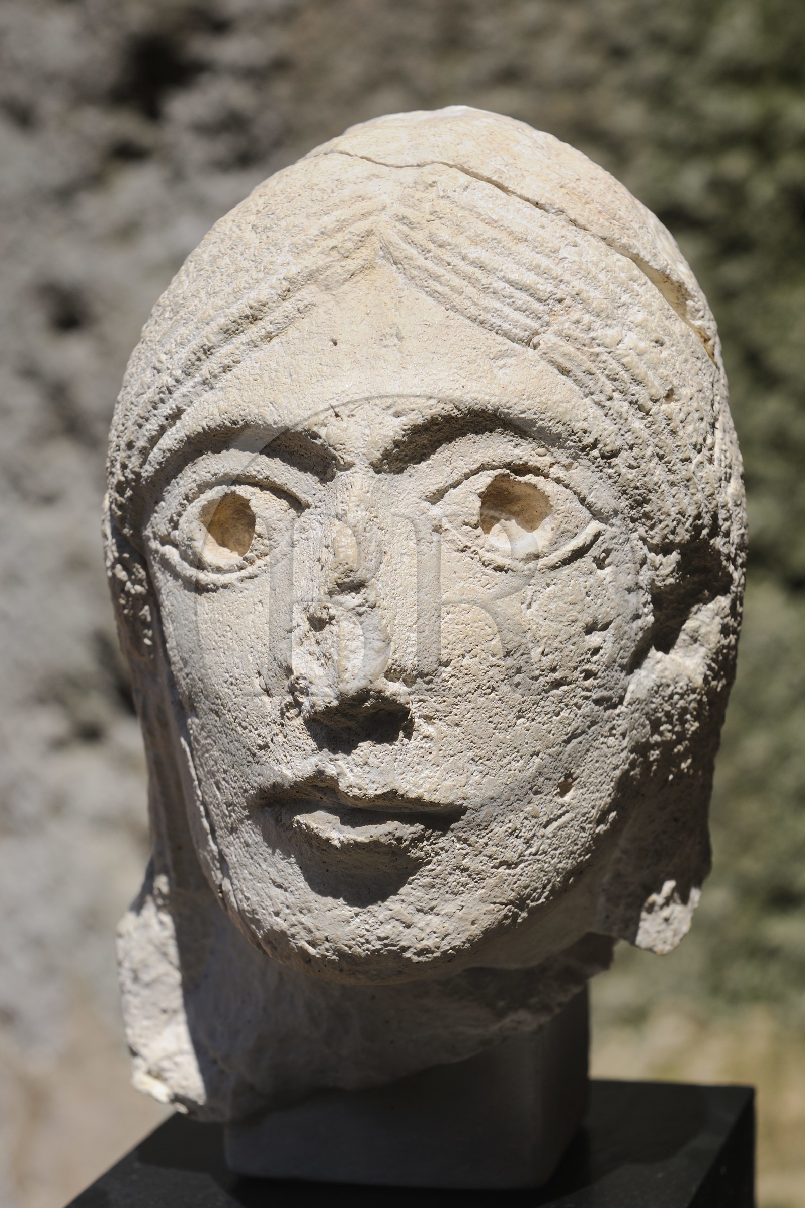 France, Saône et Loire (71), Cluny, tête d'Ange du Grand Portail de l'abbaye symbole des sites clunisiens