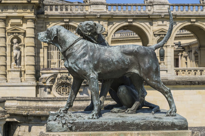 France, Oise, Chantilly, the castle of Chantilly and the Condé museum, terrace of the Constable, hunting dog statue by the sculptor Auguste Cain