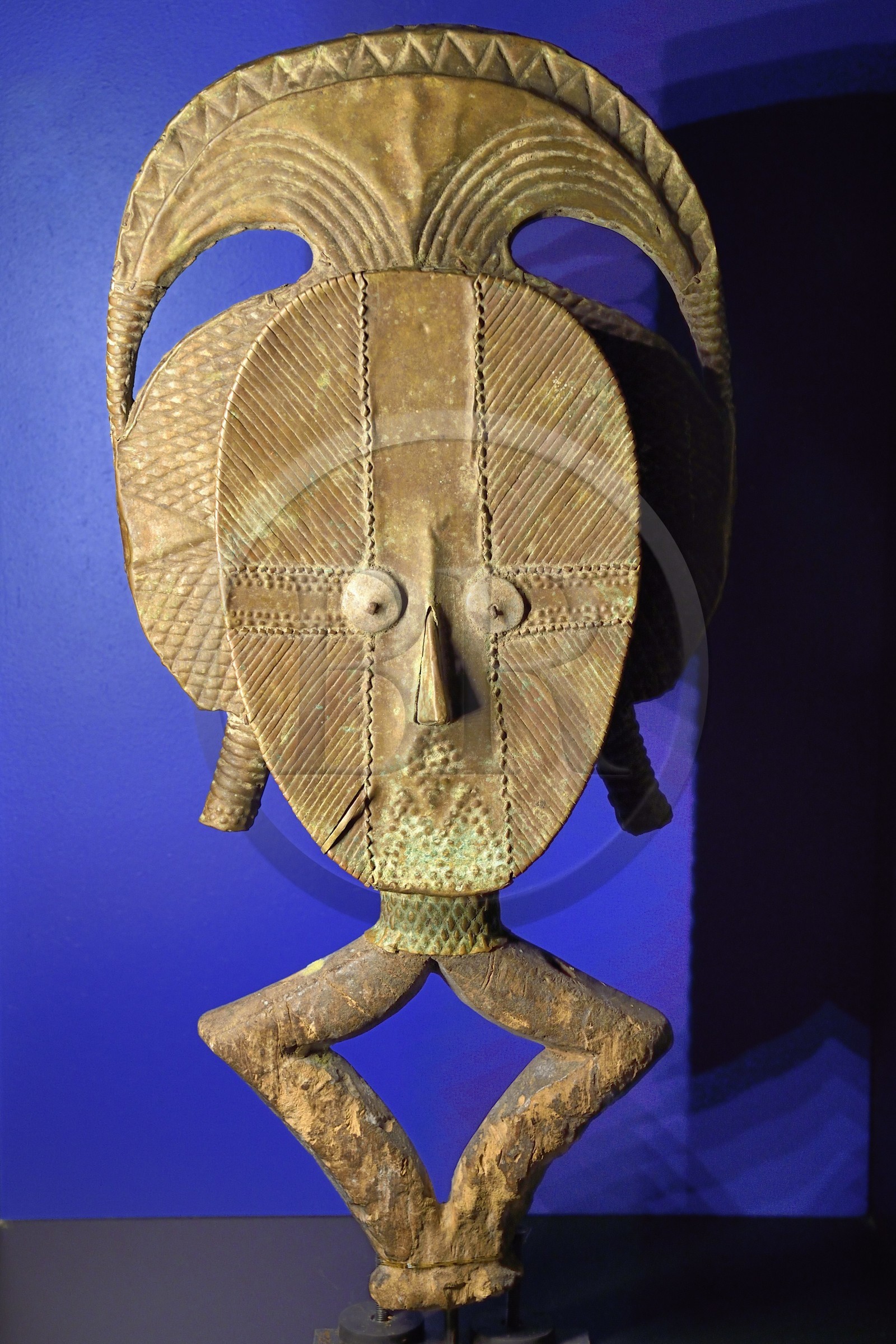 France, Allier (03), Vichy, musée des arts d’Afrique et d’Asie dont les collections ont été constituées par les dons de missionnaires, figure gardienne de reliques, population Kota, Gabon