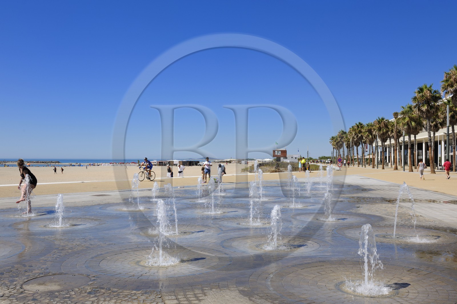 France, Hérault (34), Sète, plage de la Fontaine le long de la promenade de Villeroy