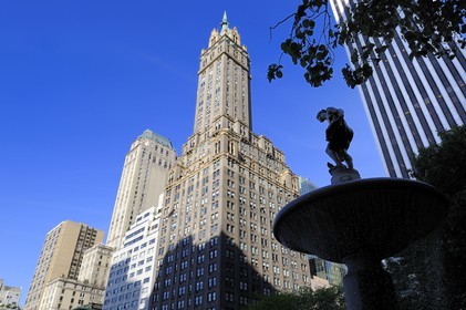 Etats-Unis, New York, Manhattan, Midtown, 5ème Avenue, Sherry Netherland Building et Pulizer fountain sur Grand Army Plaza