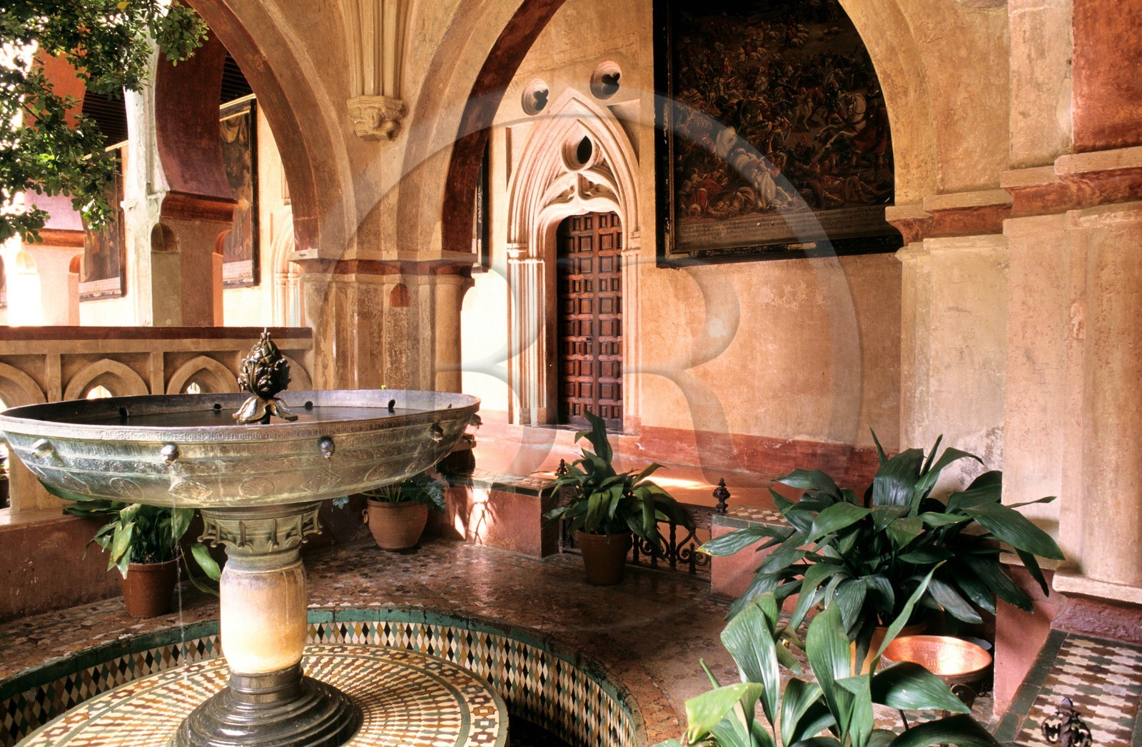 Espagne, Estrémadure, Monastère Notre-Dame de Guadaloupe Le cloître Mudéjar (fin XV ème siècle)