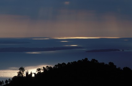 France, Var (83), coucher de soleil près du Massif de l' Estérel