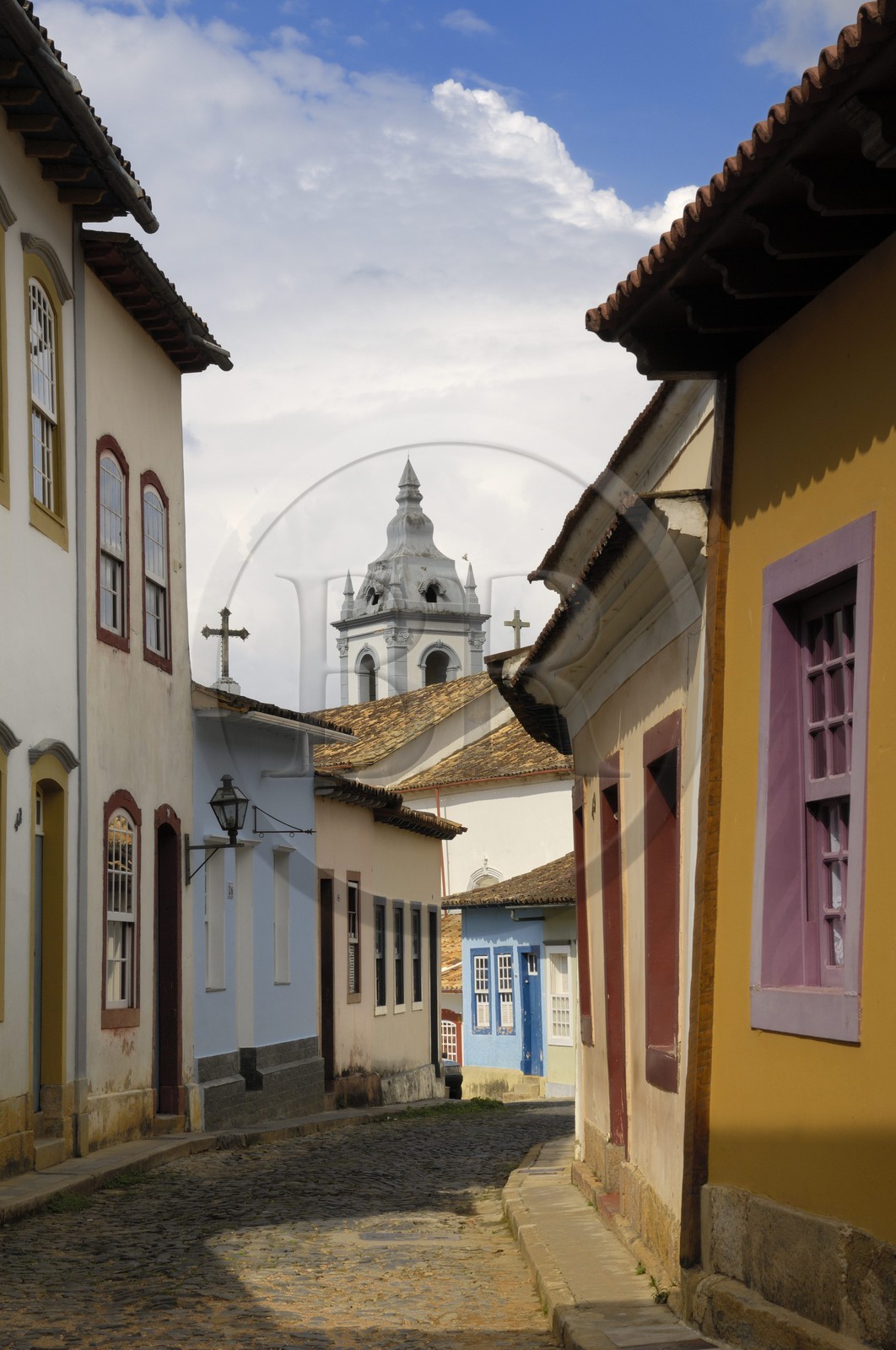 Brésil, Etat du Minas Gerais, ville de Sao Joao del Rei, rue de la vieille ville (Route de l'or, Estrada Real)
