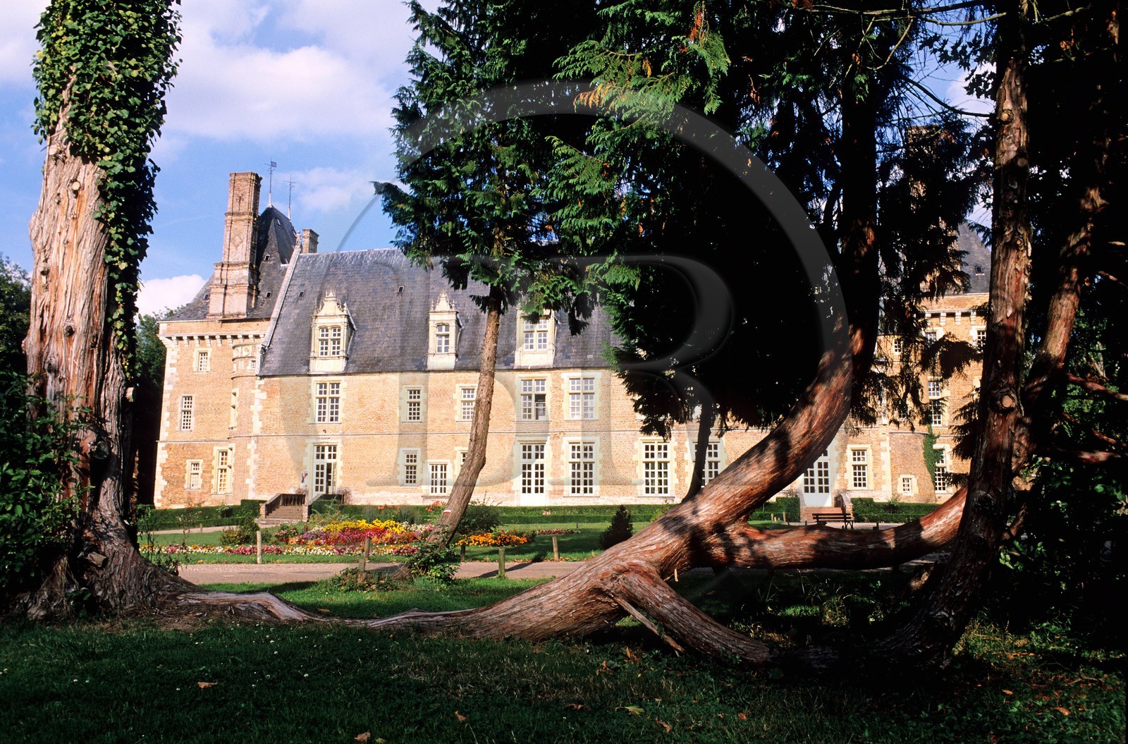 France, Nièvre (58), Saint-Amand-en-Puisaye, château et musée du grès
