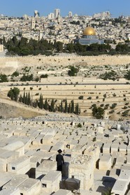 Israel, Jerusalem, holy city, the old town listed as World Heritage by UNESCO, the Dome of the Rock on Haram el-Sharif and the Jewish cemetery on Mount of Olives