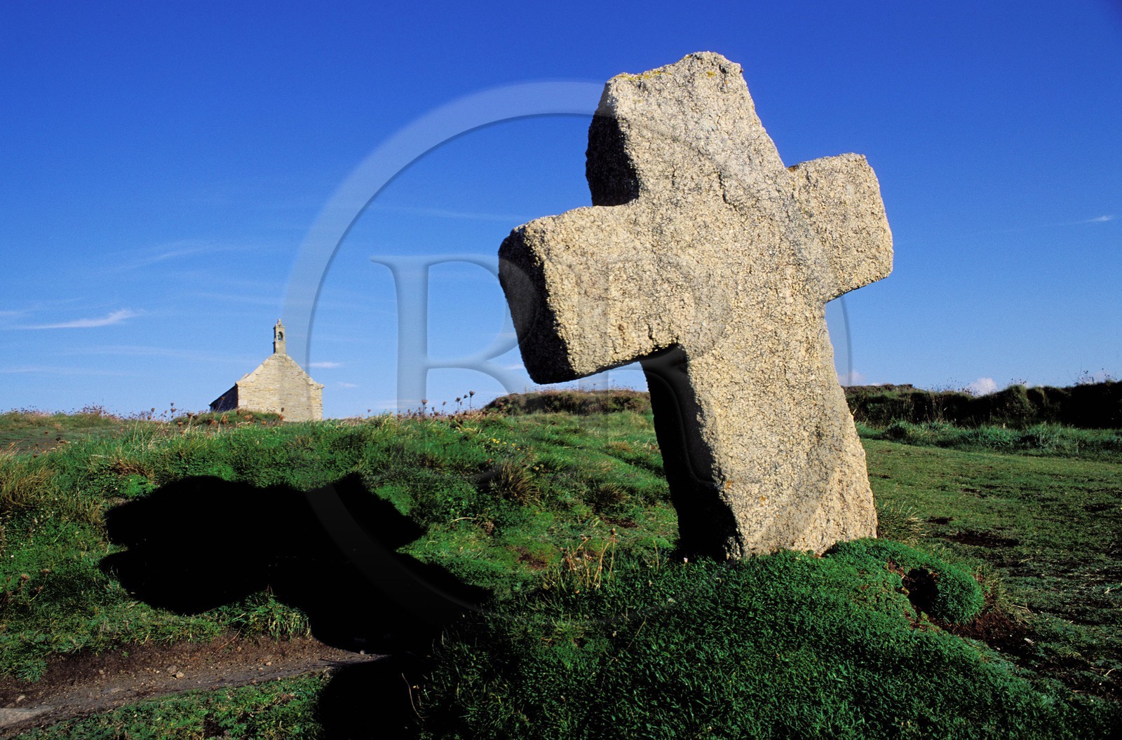 France, Finistere, stone cross near Saint Samson chapel
