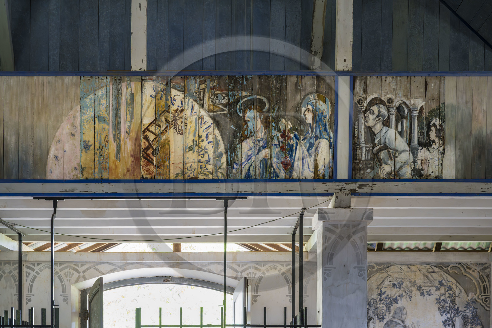 France, Guyane, Kourou, Iles du Salut, Ile Royale, la chapelle de Notre-Dame Immaculée du Salut, unique lieu de culte du bagne dont les peintures murales ont été réalisées entre 1938 à 1941 par un bagnard, Francis Lagrange dit Flag, condamné pour escroquerie et faux monnayage mais qui était aussi faussaire et artiste