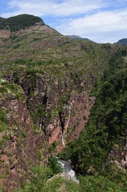 France, Alpes Maritimes, Mercantour National Park, Haut Var Valley, Gorges of Daluis carved by the Var river in red lutite soil
