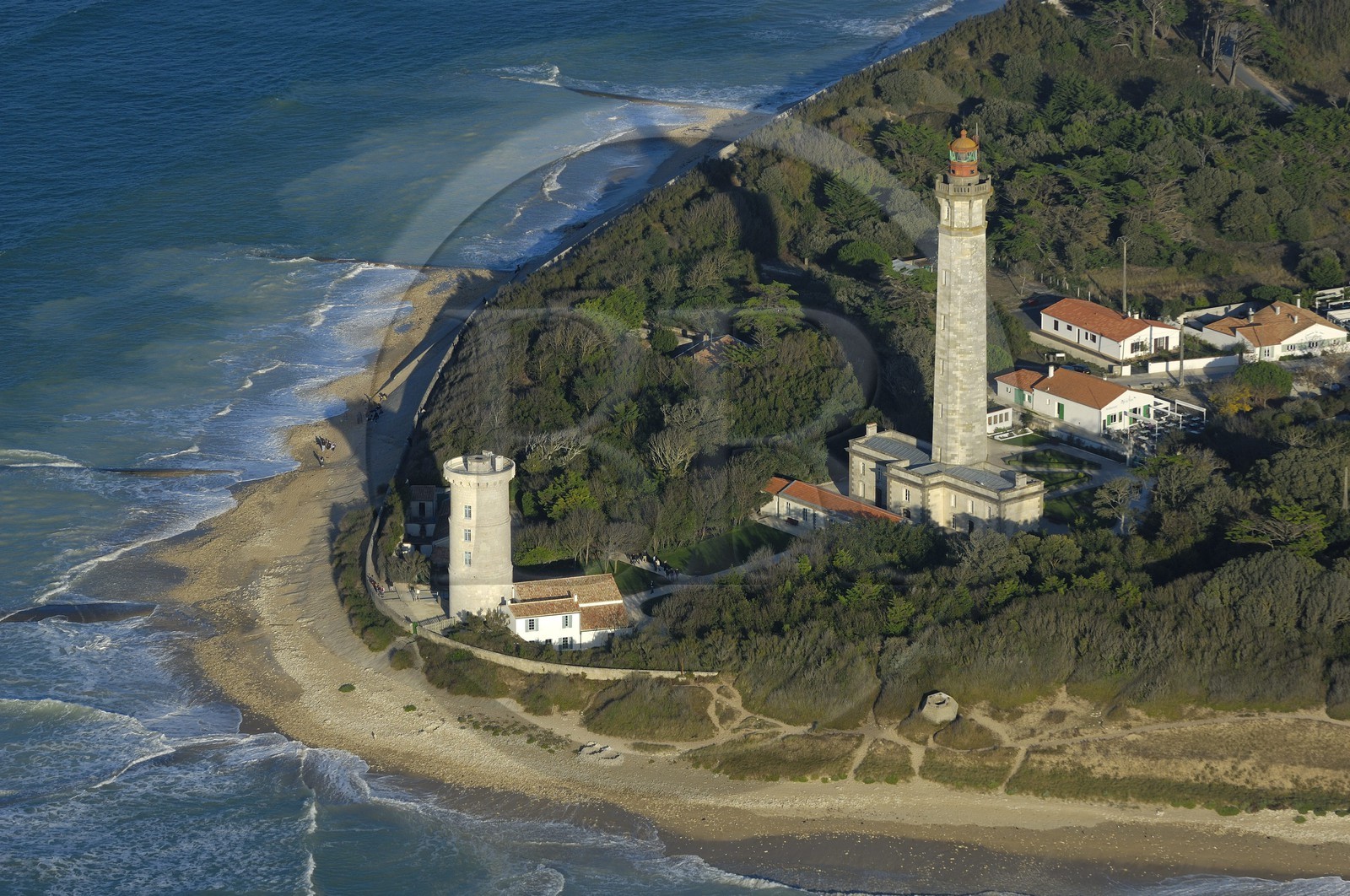 France, Charente-Maritime (17), Ile de Ré, Phare des Baleines (vue aérienne)