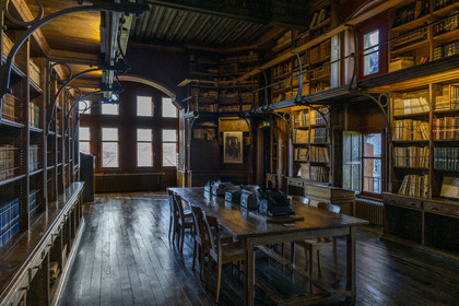 France, Pyrénées-Atlantiques (64), la côte du Pays-Basque, Hendaye, chateau d'Abbadia construit en 1870 par Eugène Viollet-le-Duc pour Antoine d'Abbadie d'Arrast, la bibliothèque