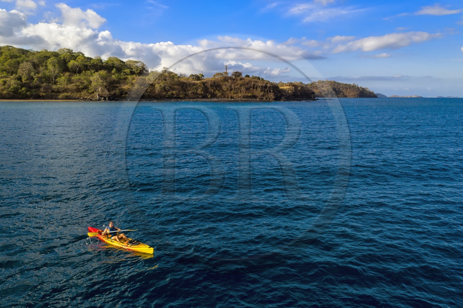 France, Ile de Mayotte, Grande-Terre, Nyambadao, kayak en bordure de la plage de Sakouli (vue aérienne)