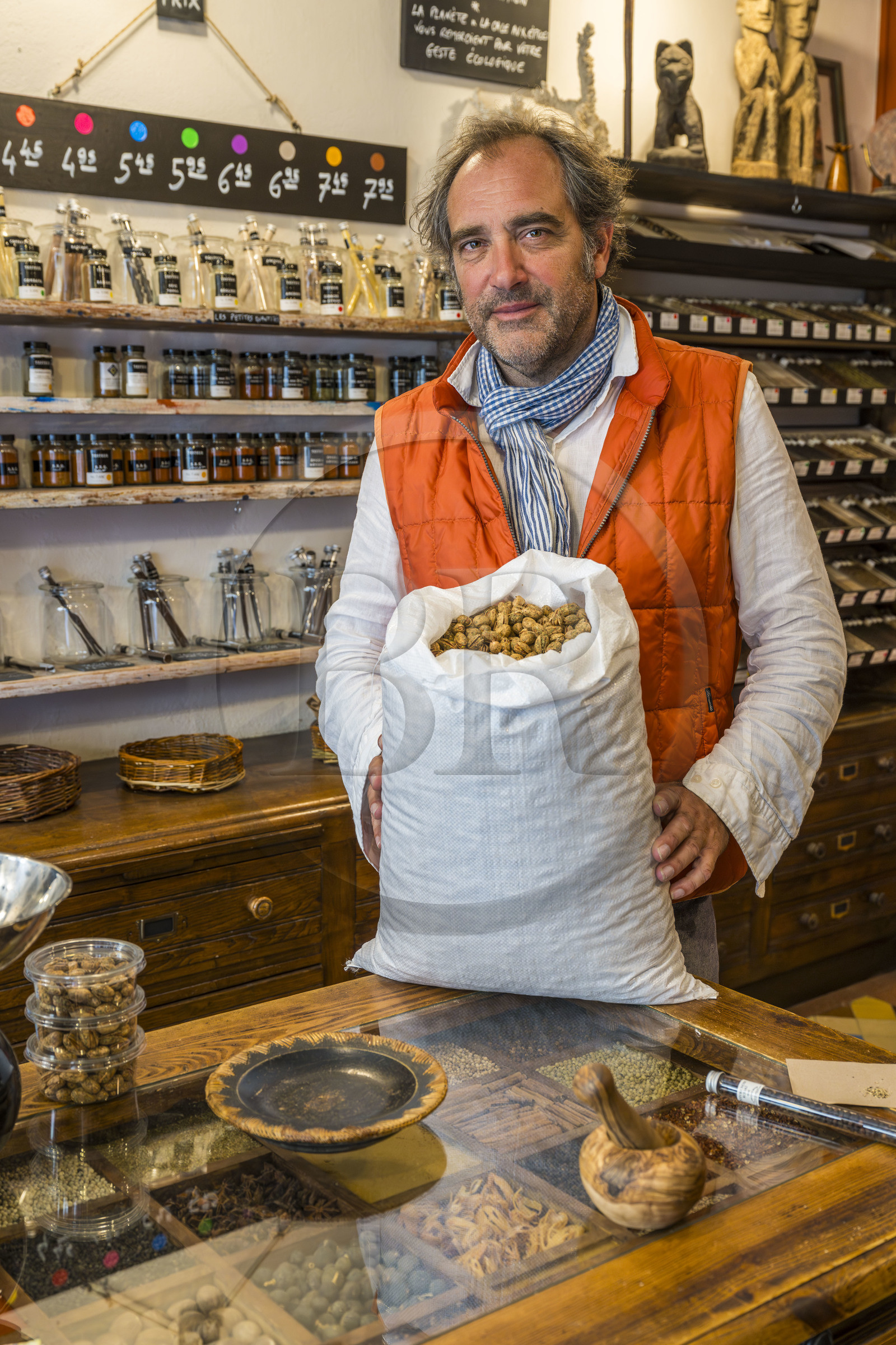 France, Cotes d'Armor, Paimpol, Christophe Lemaire du magasin d'épices La Cale Aux Epices rue des Huit Patriotes