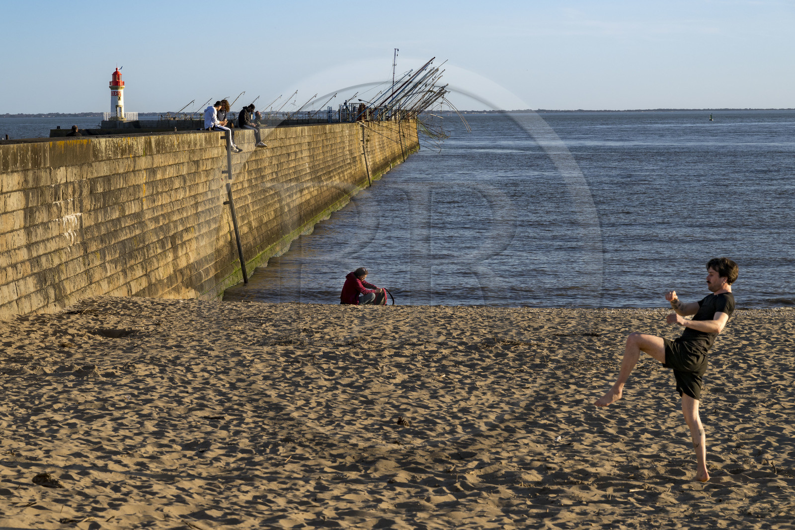 France, Loire-Atlantique (44), Estuaire de la Loire, Saint-Nazaire, le Quai de la Jetée au bout de la Grande Plage