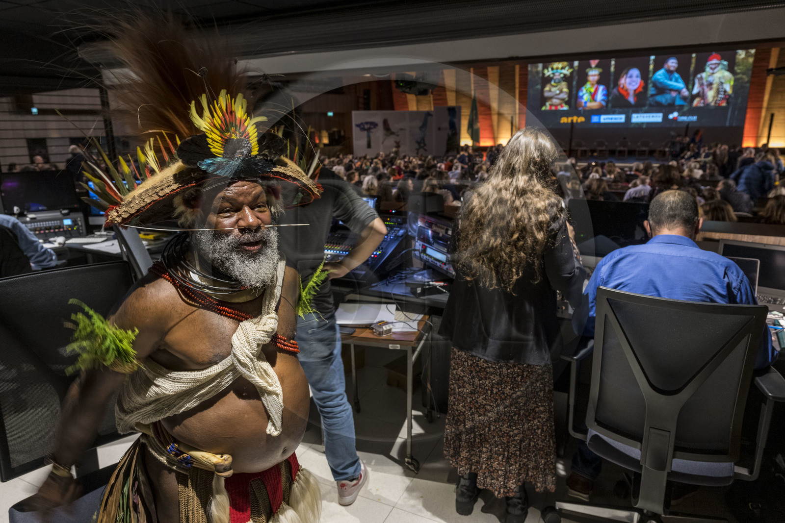 France, Paris (75), siège de l'UNESCO, conférence à l'Université de la Terre du 25 novembre 2022, le chef Papou Mundiya Kepanga