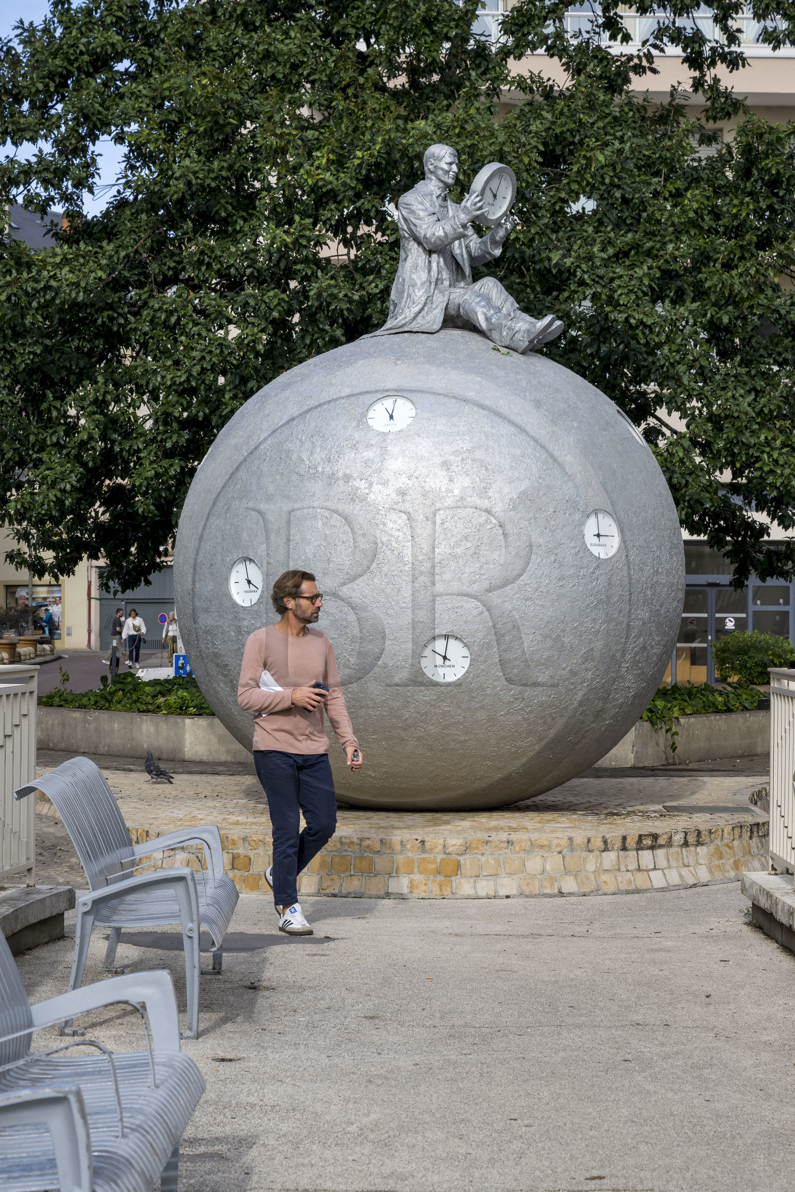 France, Côte-d'Or (21), Dijon, zone classée Patrimoine Mondial de l'UNESCO, le Compteur du Temps (2020) de l'artiste Gloria Friedmann sur la place Grangier