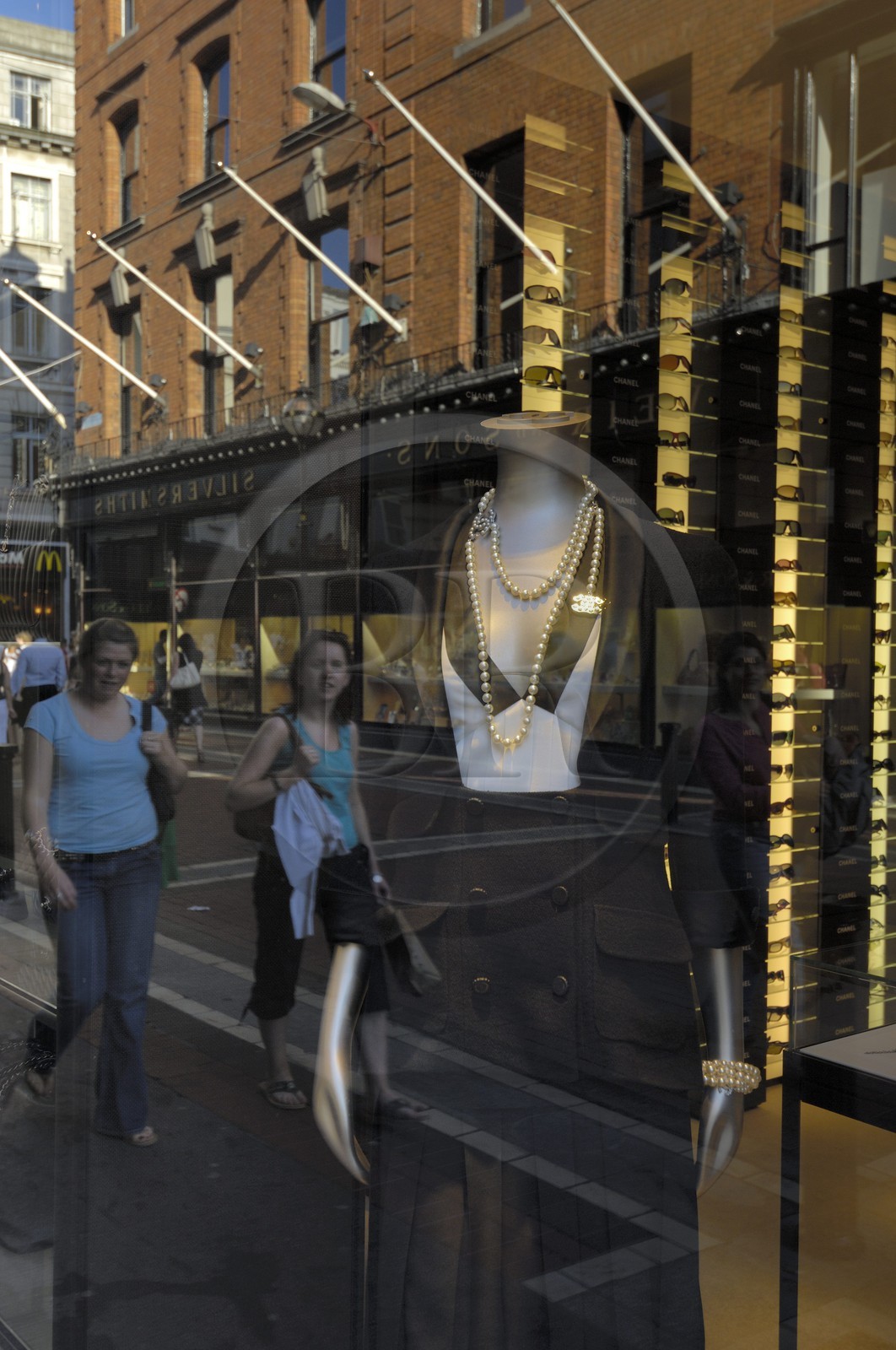 Republic of Ireland, County Dublin, Dublin, down town shopping street