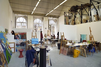 France, Paris (75), quartier de Saint-Germain-des-Prés, Ecole nationale supérieure des Beaux-Arts, batiment Chimay dans l'ancien Hotel de Chimay, espaces d'étudiants dans l'atelier Jean-Michel Alberola