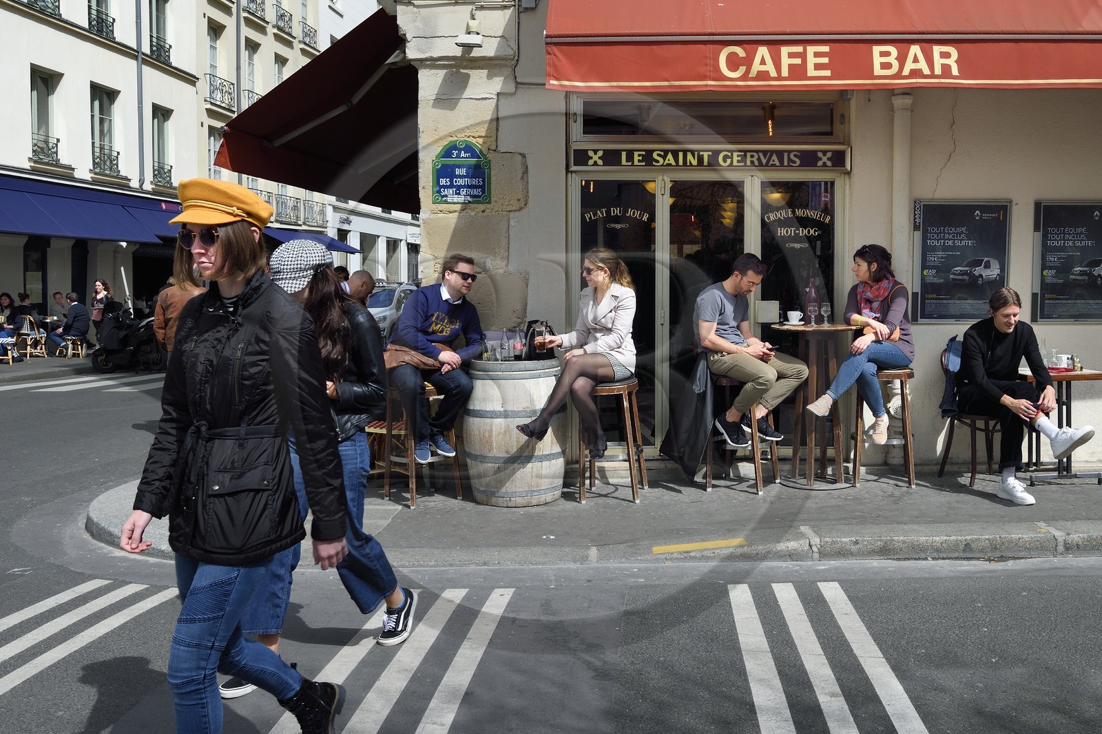 France, Paris (75), terrasse du Café bar restaurant le Saint-Gervais rue vieille du temple