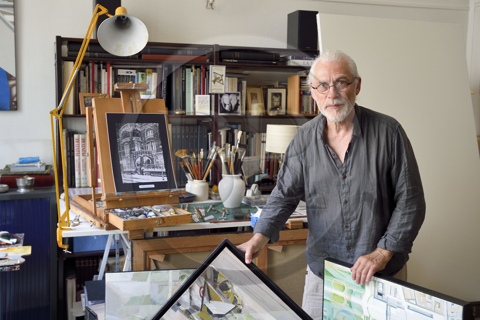 France, Meurthe et Moselle (54), Nancy, le peintre et illustrateur Jame’s Prunier dans son atelier