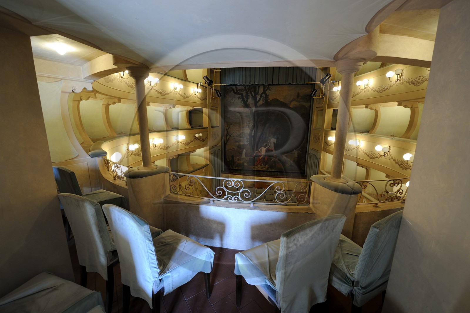 Italie, Toscane, l’Ile d’Elbe, Portoferraio, Teatro Dei Vigilanti fut érigé dans une église pré-existante mais non consacré sous les ordres de Napoleon 1er, c'est aujourd'hui encore le seul théatre de l'ile