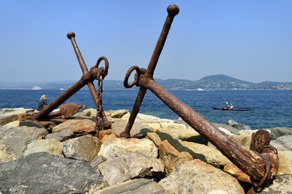 France, Var, Saint-Tropez, marine anchors on the Jean Reveille pier