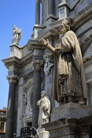 Italie, Sicile, Catane, ville baroque classée au Patrimoine Mondial de l'UNESCO, Piazza del Duomo, duomo di Sant' Agata (cathédrale Ste Agathe)