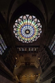 France, Bas-Rhin (67), Strasbourg, vieille ville classée au Patrimoine Mondial de l'UNESCO, la cathédrale Notre-Dame, la grande rose de la facade occidentale d'un diamètre de 13,60 m au dessus du narthex