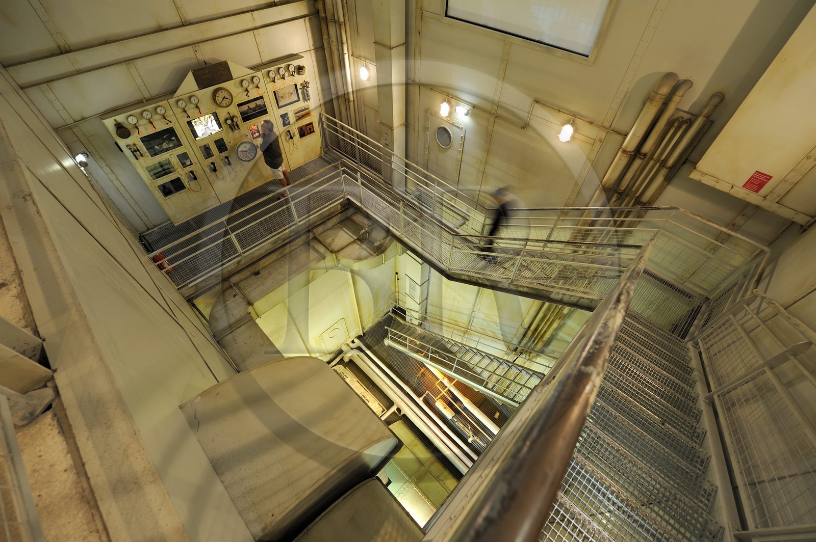 France, Loire-Atlantique (44), port de Saint-Nazaire, Escal'Atlantic dans l'ancienne base sous-marine fait revivre le monde des transatlantiques, reconstitution de l'accès aux salles des machines