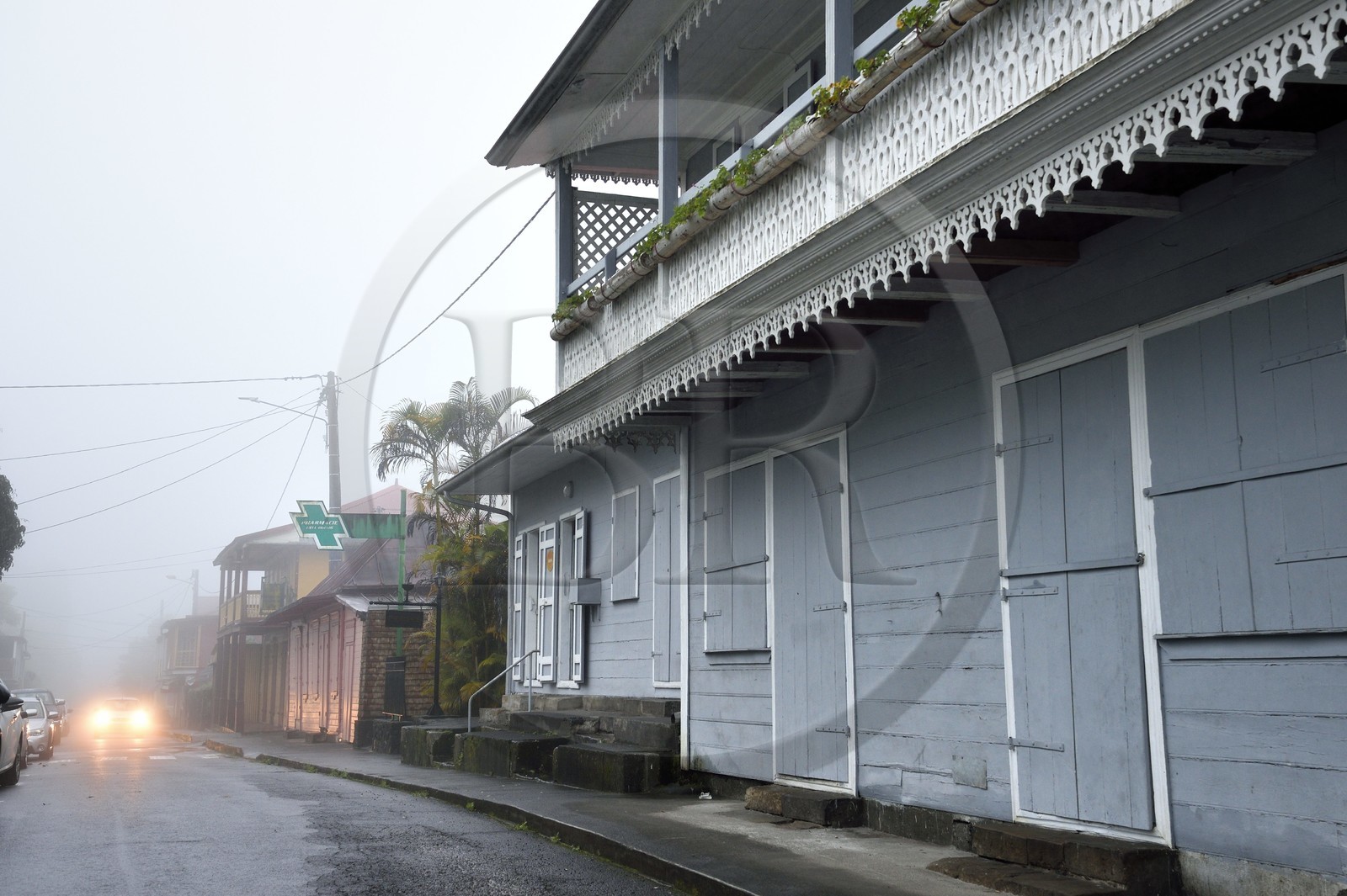 France, Ile de la Reunion, Cirque de Salazie, classé Patrimoine Mondial de l'UNESCO, Hell-Bourg, labellisé les Plus Beaux Villages de France, la rue principale rue du Général De Gaulle