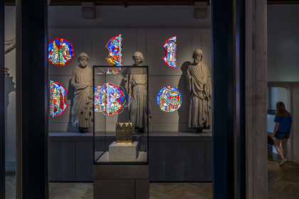 France, Paris (75), Musée de Cluny - Musée national du Moyen-Age, vitraux et statues provenant de la Sainte-Chapelle de Paris