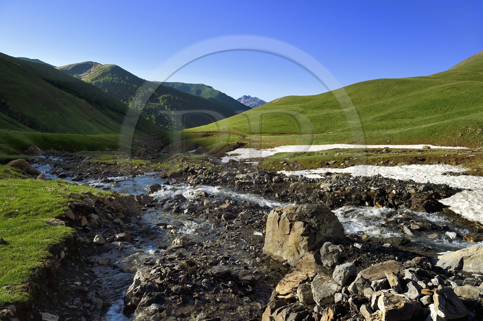 France, Alpes-de-Haute-Provence (04), Parc National du Mercantour, Val d'Allos, cirque de Sestrière au pied du massif des Trois Evêchés, les sources du Verdon
