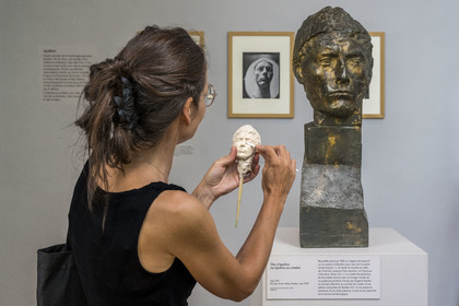 France, Paris (75), le musée du sculpteur Antoine Bourdelle, sculptrice reproduisant la tête d'Apollon au combat (bronze)