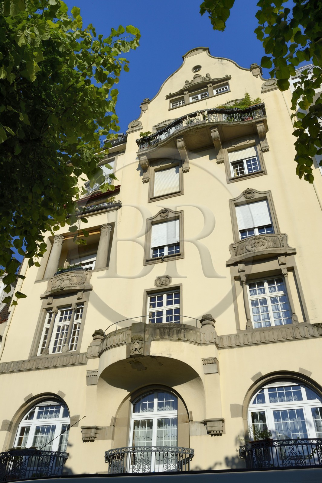 France, Bas-Rhin (67), Strasbourg, quartier de la Neustadt datant de la periode allemande, immeuble du 8A quai Rouget de Lisle