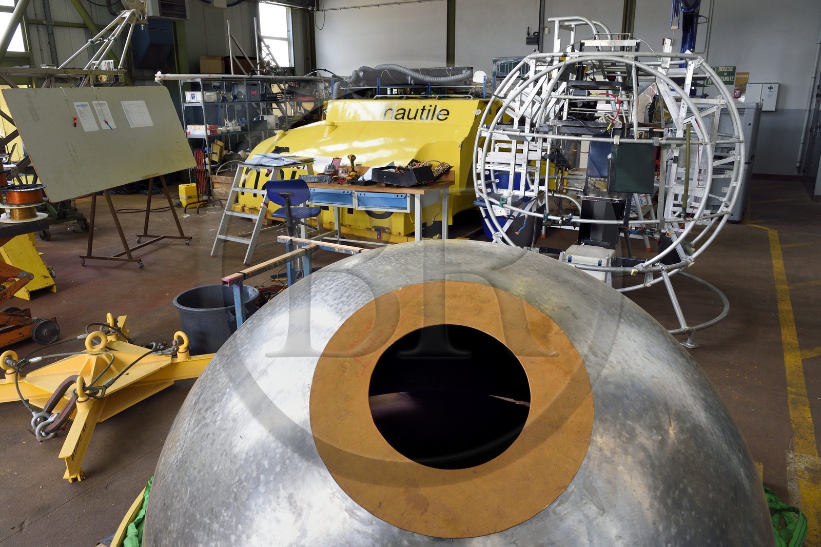France, Var (83), La Seyne-sur-Mer, Centre de Méditerranée de l’Ifremer, les pièces du véhicule sous-marin autonome (AUV) Nautile
