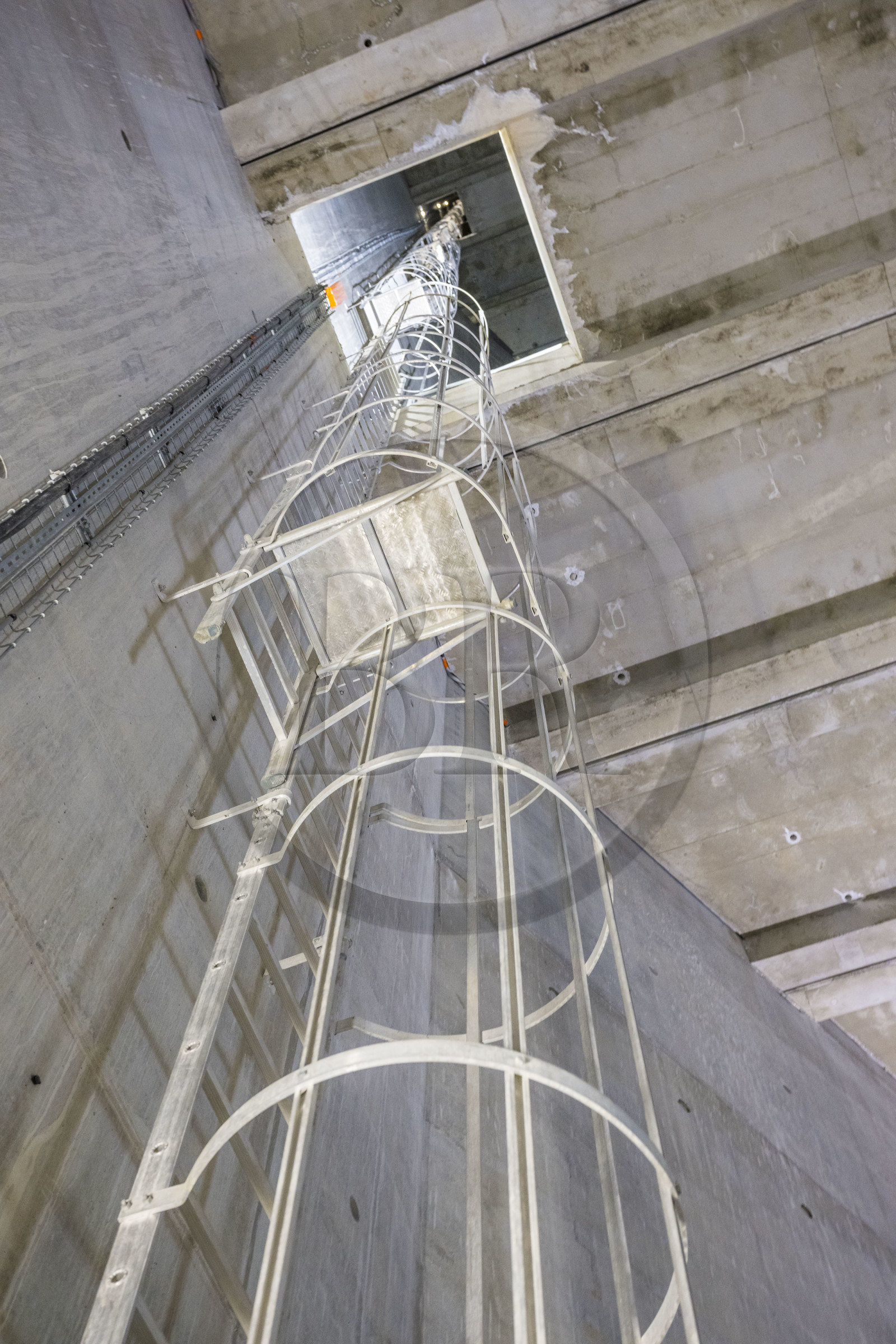 France, Aveyron (12), parc naturel régional des Grands Causses, Millau, le viaduc de Millau des architectes Michel Virlogeux et Norman Foster, intérieur de la pile de pont numéro 2