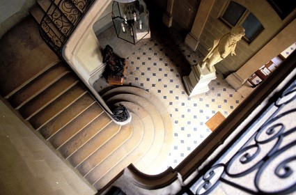 France, Saône-et-Loire (71), Mâcon, escalier monumental de l'hôtel Senecé (musée Lamartine)
