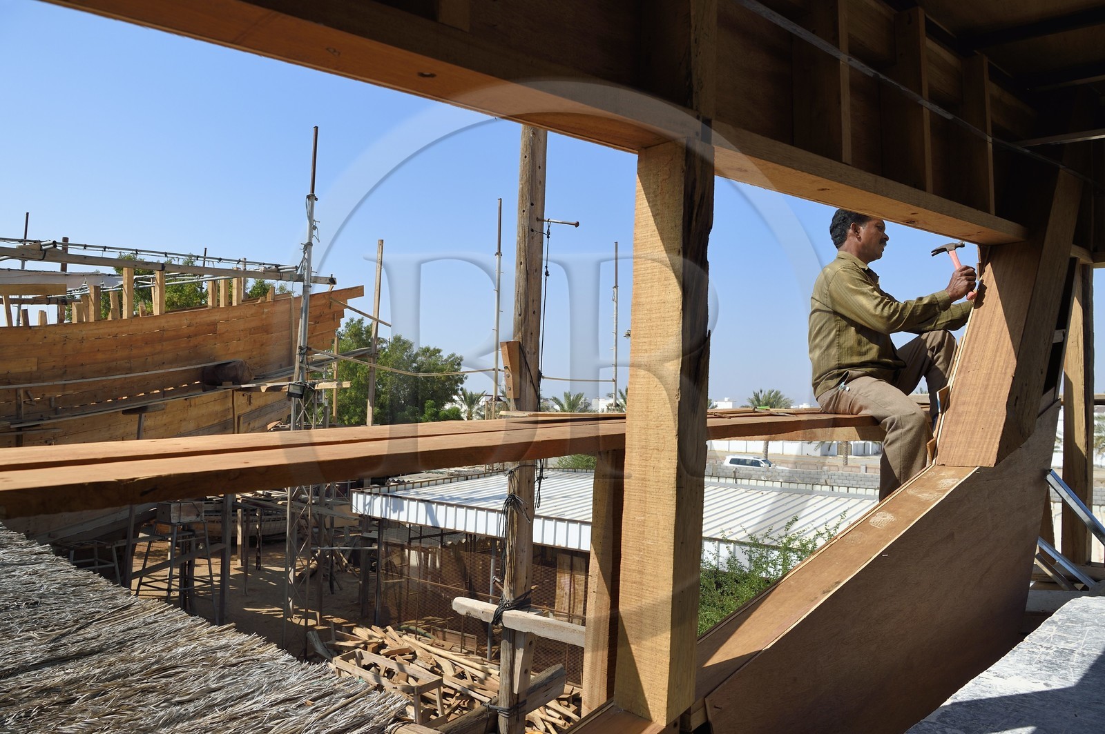 Sultanat d'Oman, gouvernorat de Ash Sharqiyah du Sud, ville et port de Sour, chantiers navals artisanaux de construction de boutres (dhows)