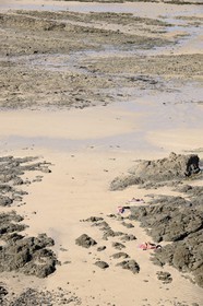 France, Manche (50), Granville, marée basse au pied de la vieille ville