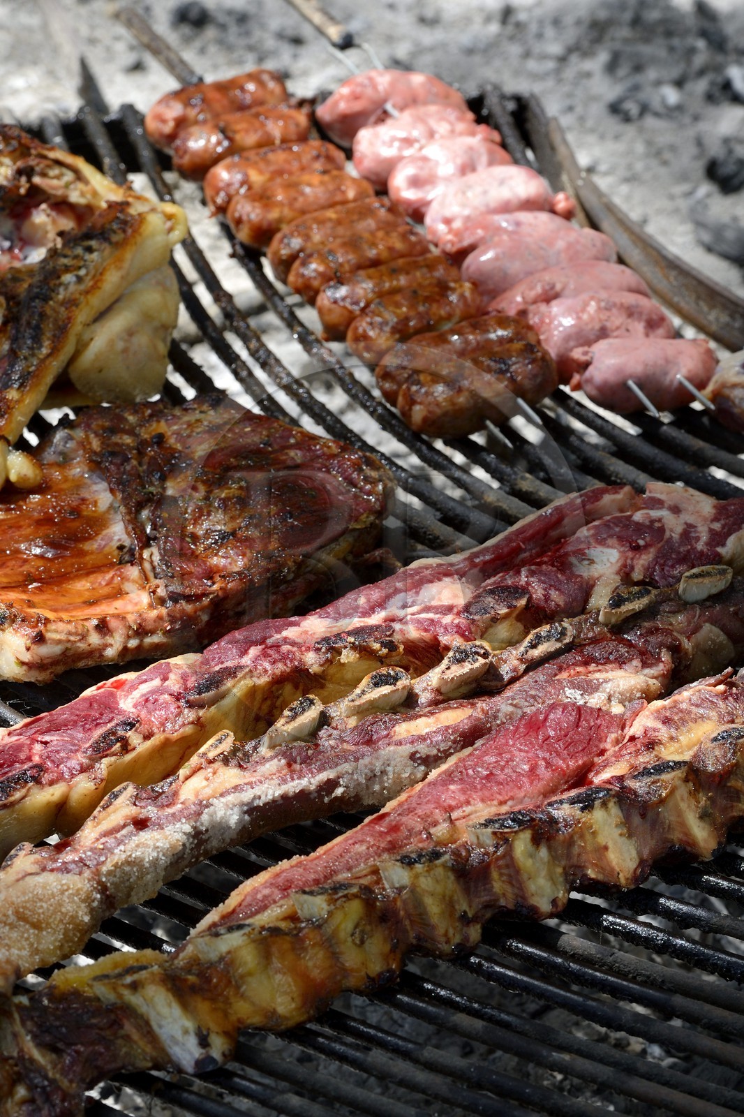 Argentine, province de Buenos Aires, San Antonio de Areco, estancia La Bamba de Areco, grillades au barbecue