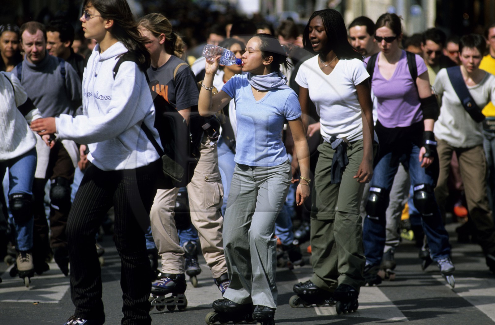 France, Paris (75), roller bladers