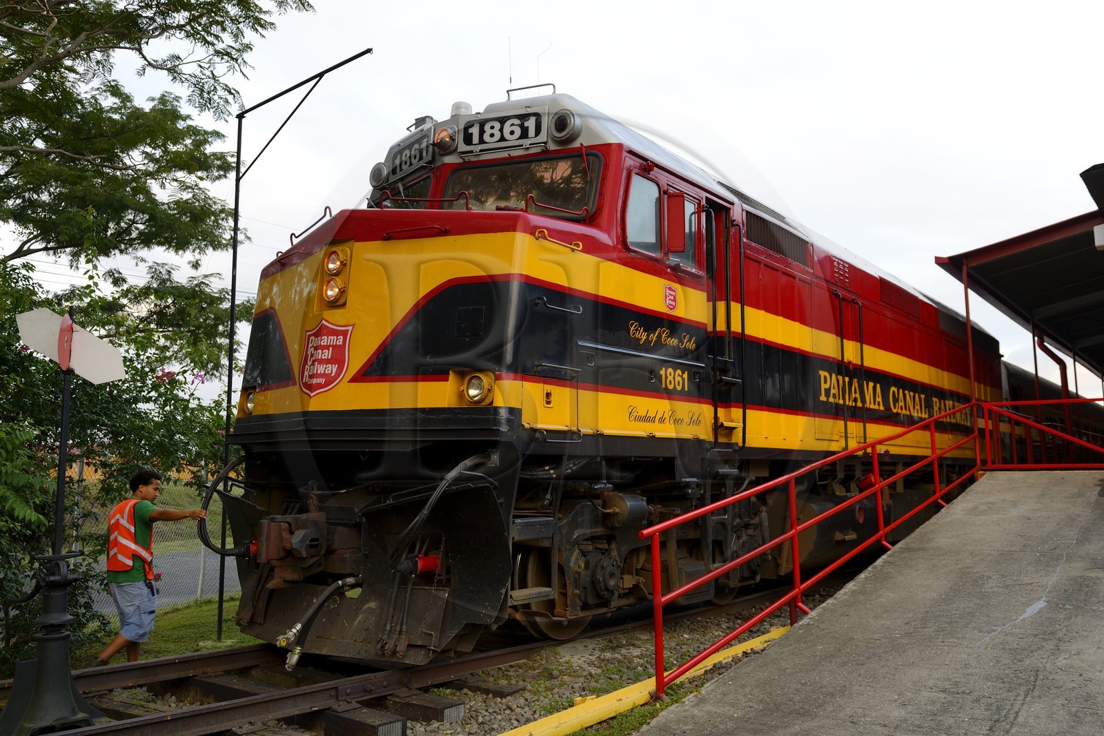 Panama, Panama Canal Railway au départ de Panama City, ligne de train historique qui relie la ville de Panama et Colon en longeant le canal de Panama et traversant l'isthme