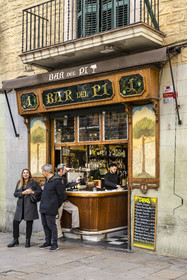Spain, Catalonia, Barcelona, Barrio Gotico district, Bar del Pi on the placa de Sant Josep Oriol