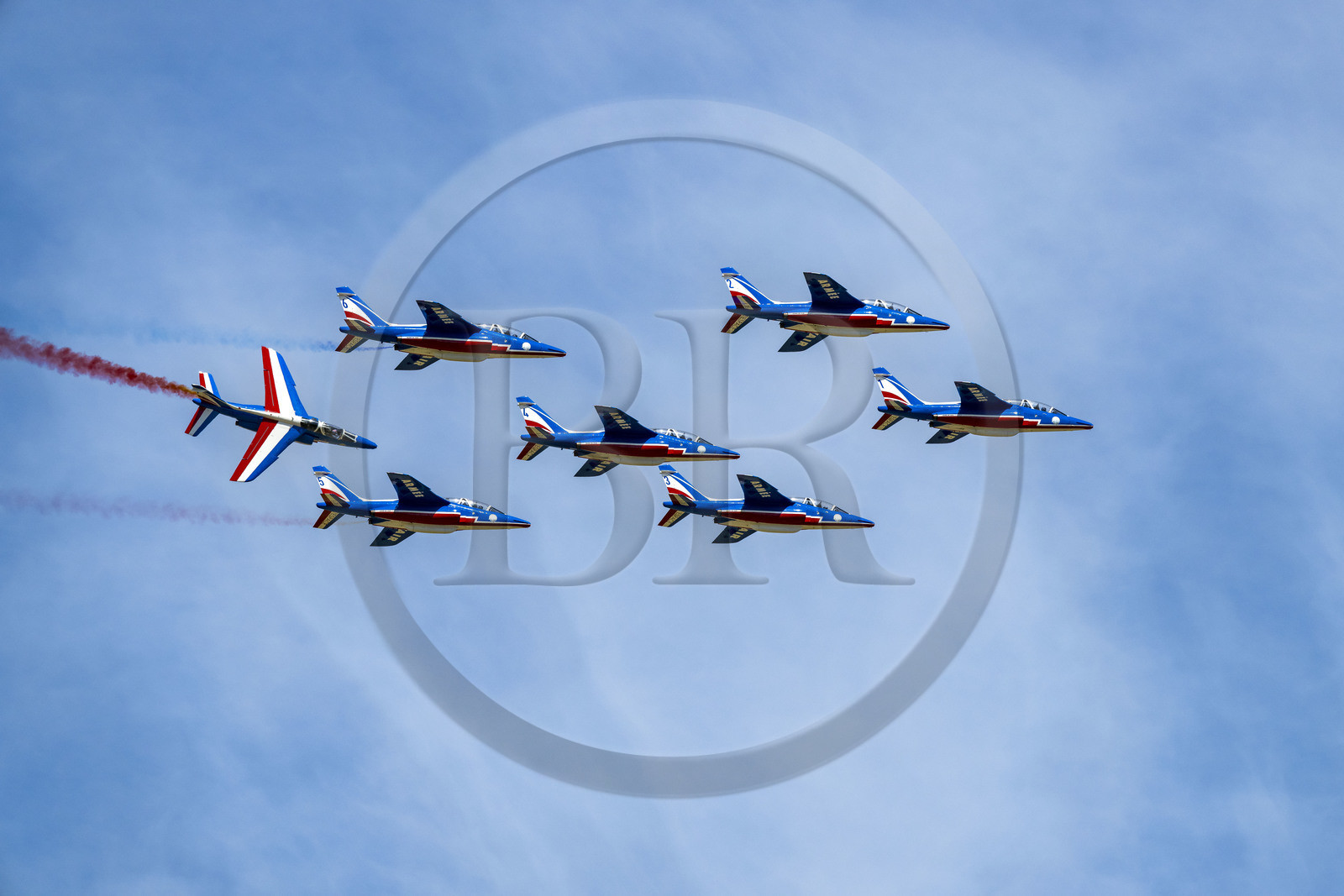 France, Bouches-du-Rhône (13), Salon-de-Provence, base aerienne 701, base de la Patrouille de France (PAF pour Patrouille acrobatique de France) de l'Armée de l'air et de l'espace française, démonstrations aériennes des avions Alphajet à l'occasion de la cérémonie d’échange des Gardes