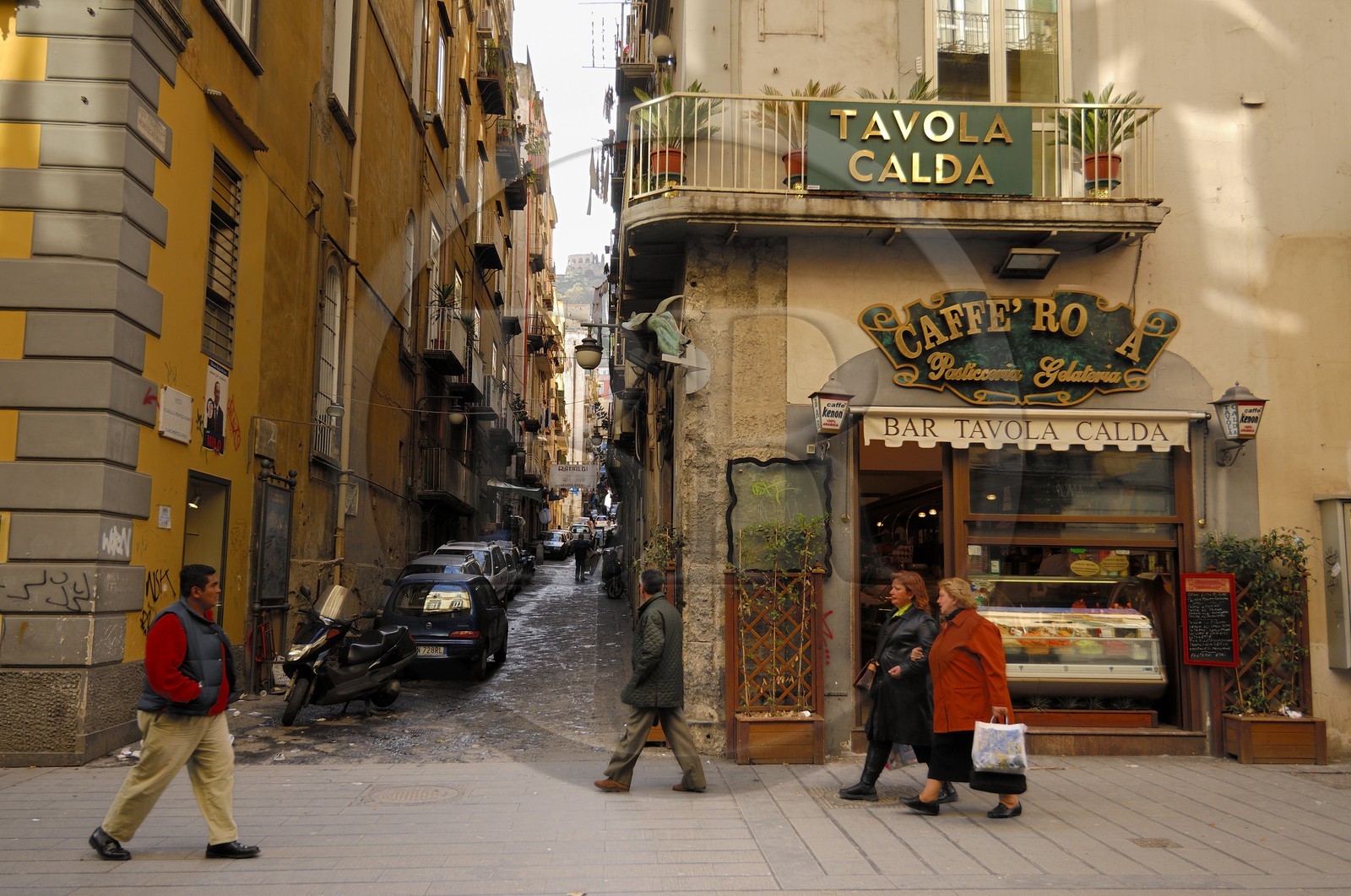 Italie, Campanie, Naples, centre historique classé Patrimoine Mondial de l'UNESCO, ruelles étroites du centre ville