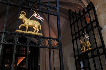 Royaume-Uni, Angleterre, Londres, portail dans le quartier de Temple Church